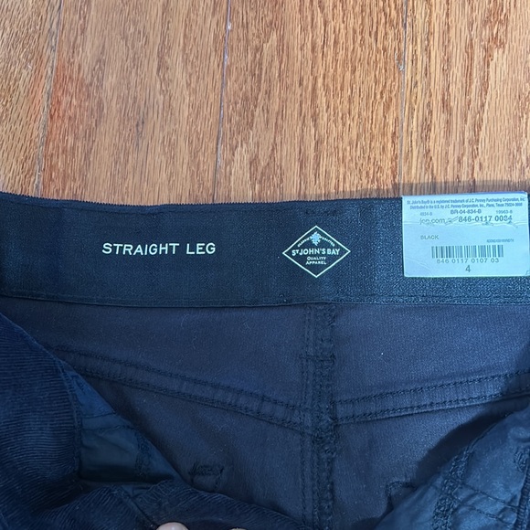 NWT ST JOHNS BAY WOMEN CORDUROY STRAIGHT LEGS BLACK PANTS IN SIZE 4 - Picture 3 of 5